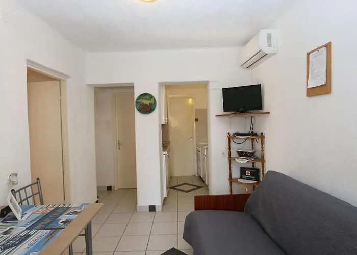 Apartments Nadenic