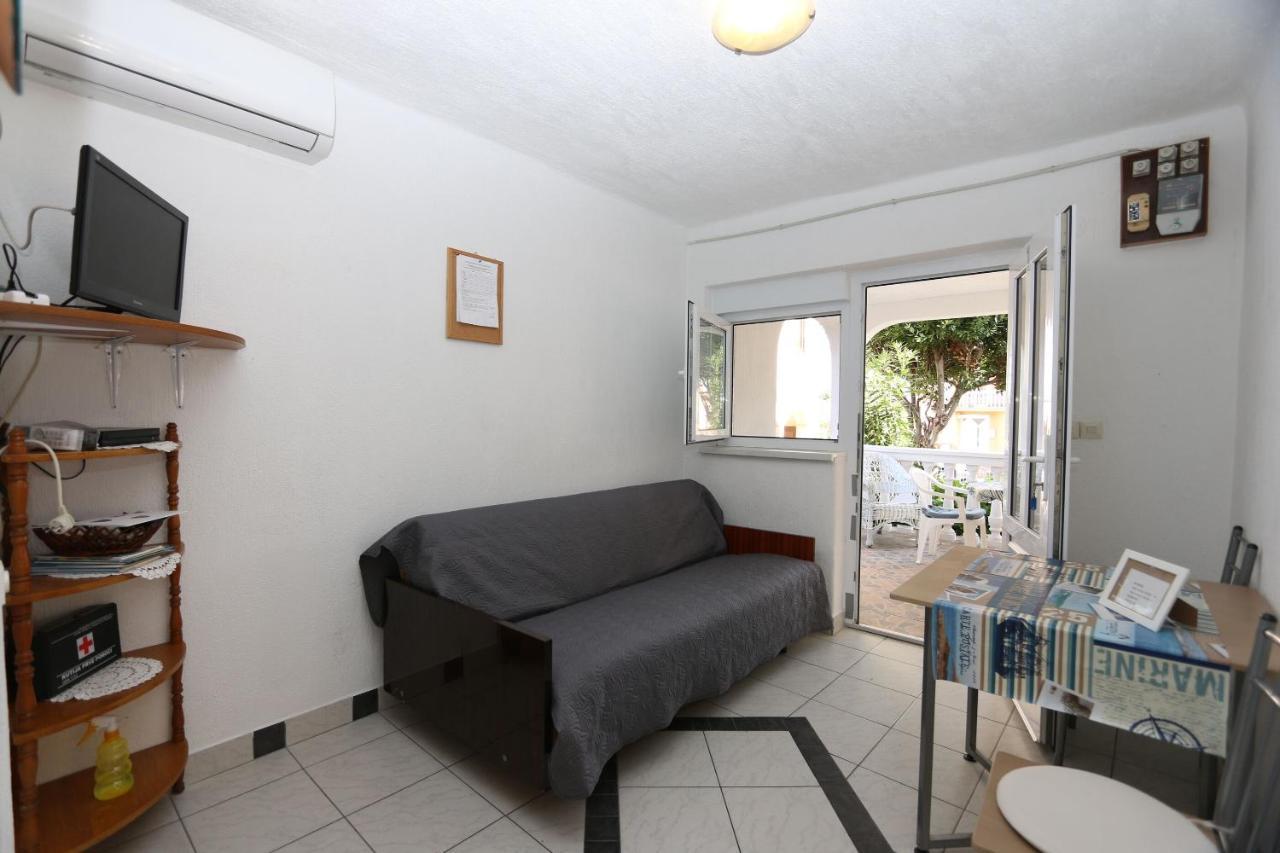 Apartment Nadenic *